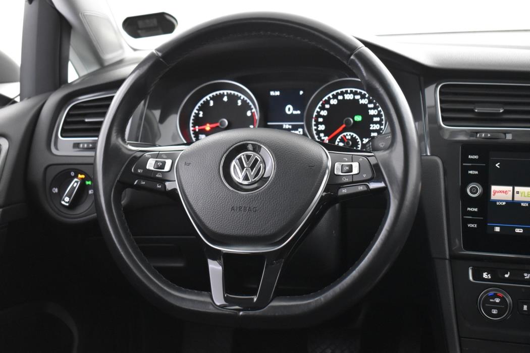 VOLKSWAGEN Golf 2018