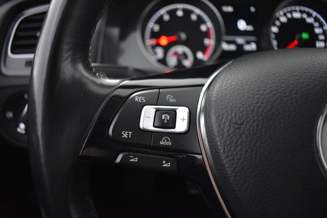 VOLKSWAGEN Golf 2018
