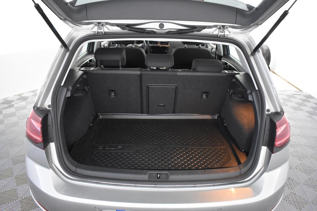 VOLKSWAGEN Golf 2018