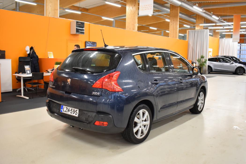 PEUGEOT 3008 2012