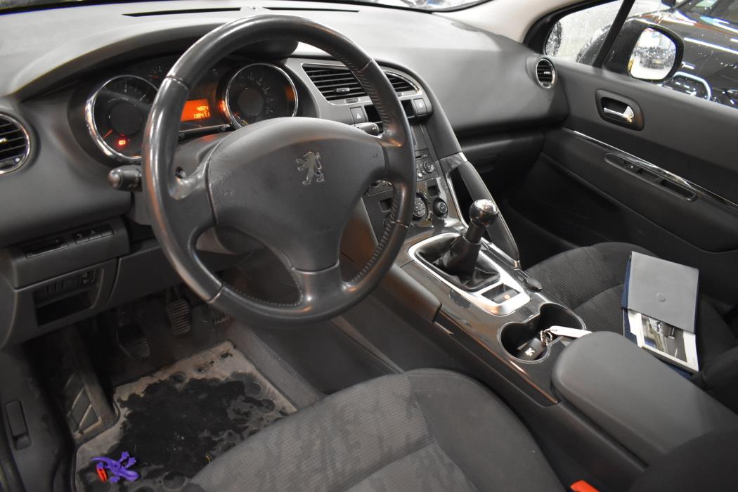 PEUGEOT 3008 2012