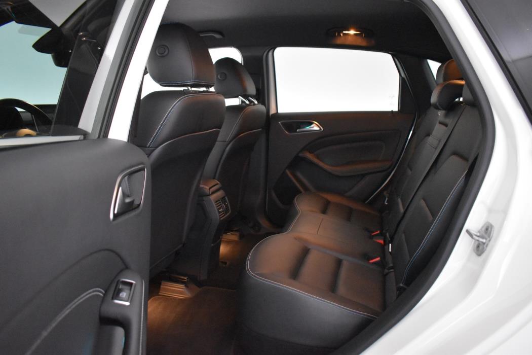 MERCEDES-BENZ B 2015