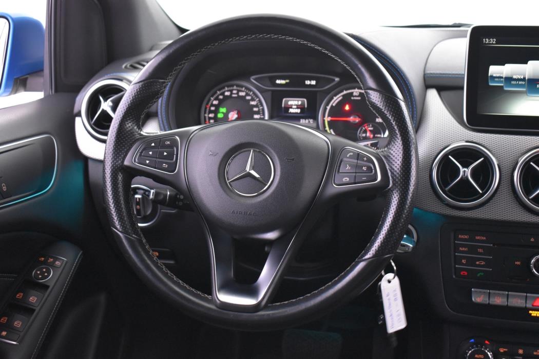 MERCEDES-BENZ B 2015