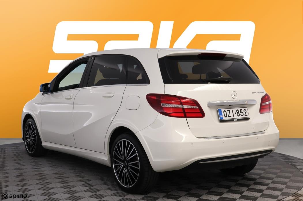 MERCEDES-BENZ B 2015