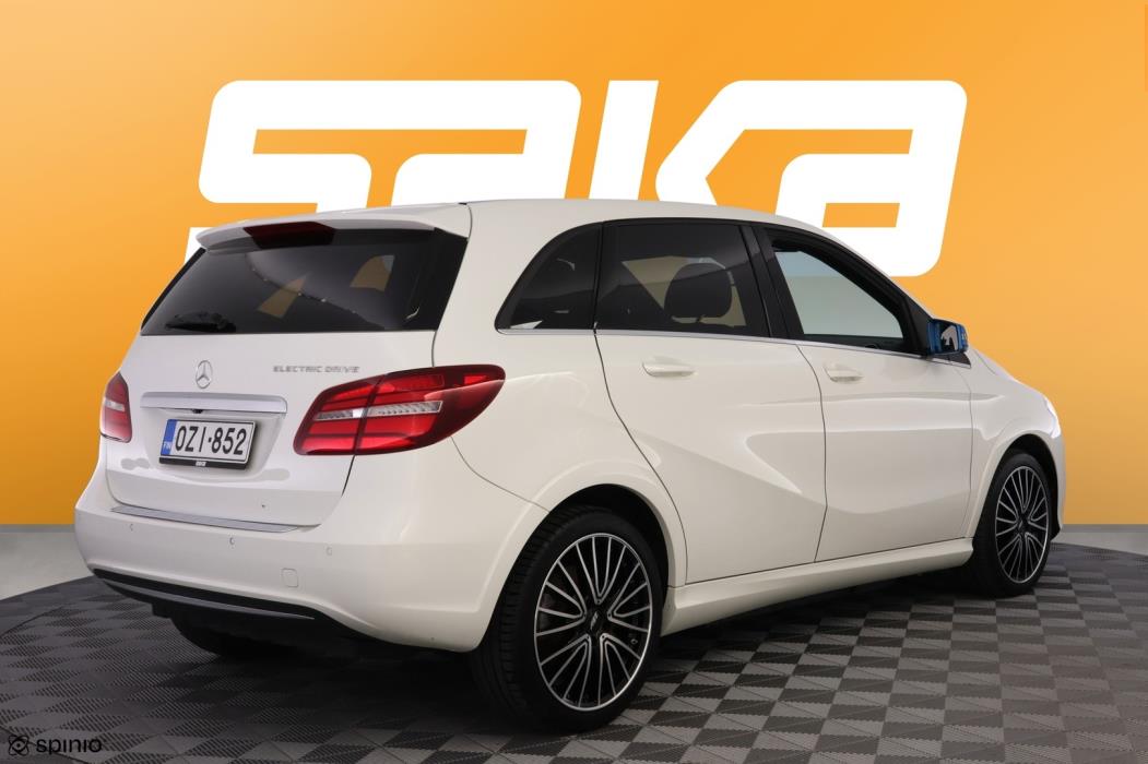 MERCEDES-BENZ B 2015