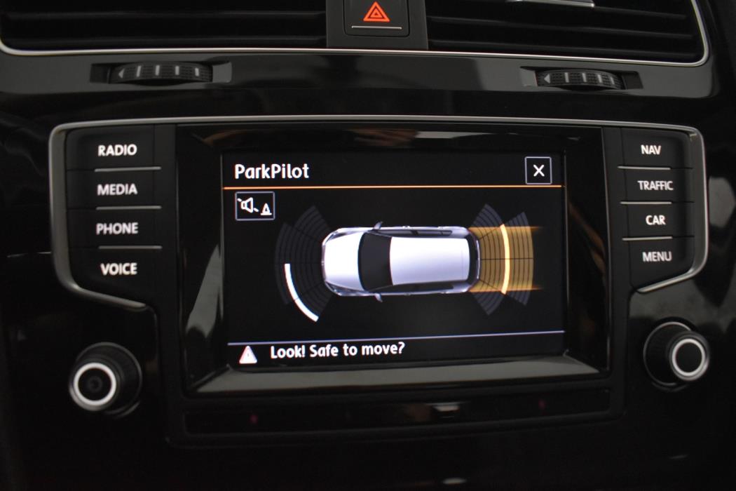 VOLKSWAGEN Golf 2015