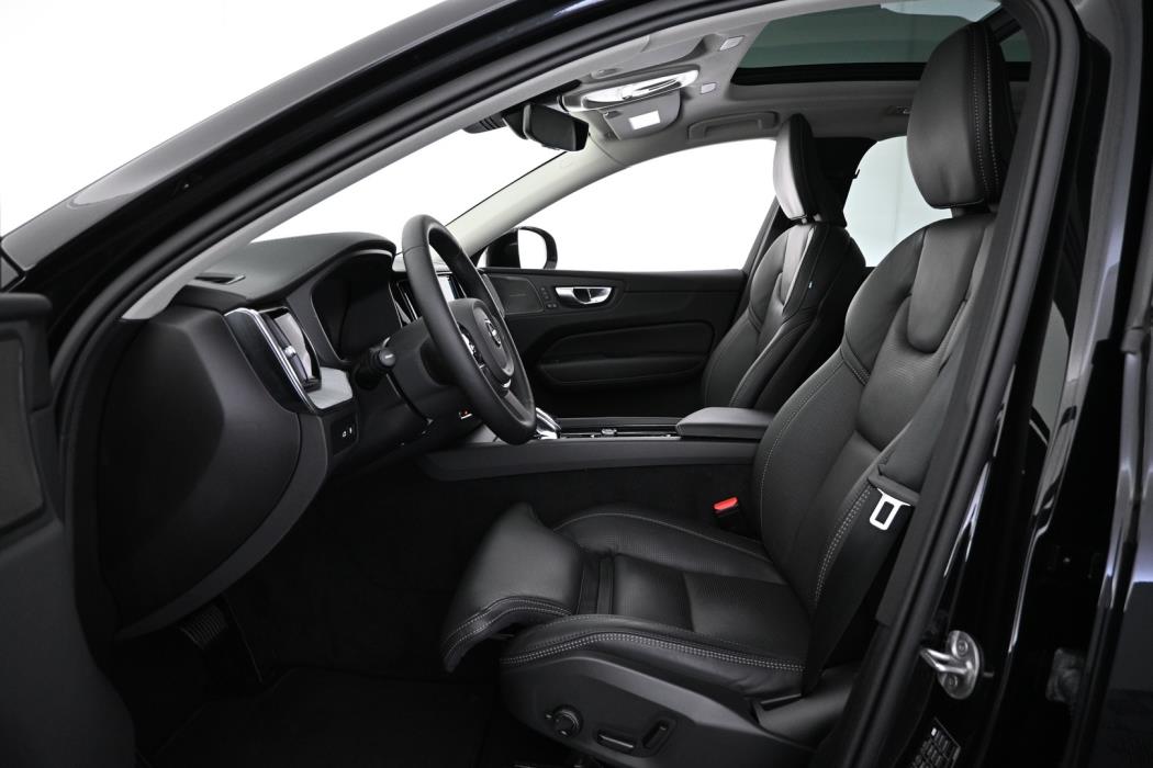 VOLVO XC60 2025