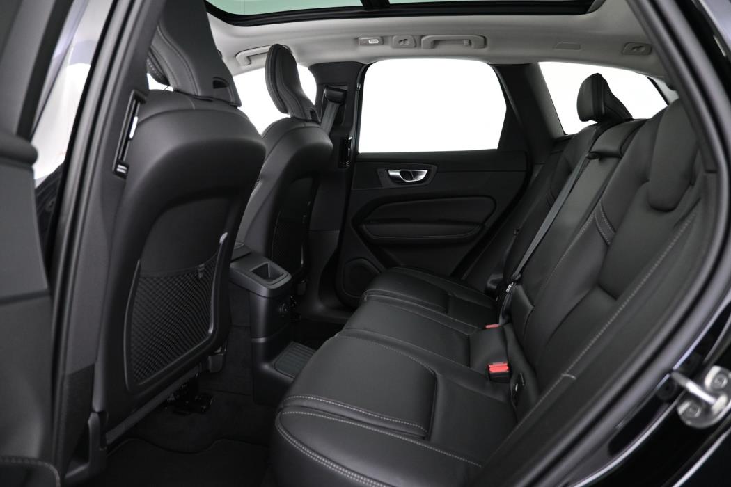 VOLVO XC60 2025