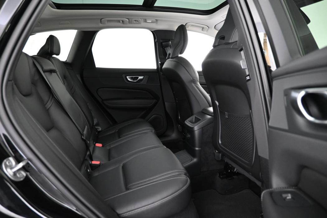 VOLVO XC60 2025