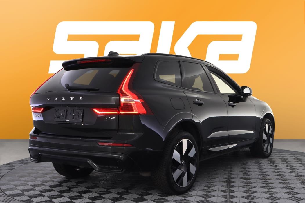 VOLVO XC60 2025