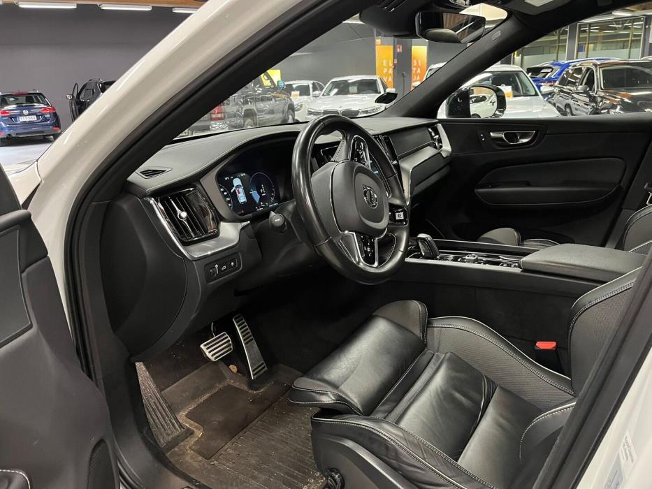 VOLVO XC60 2020