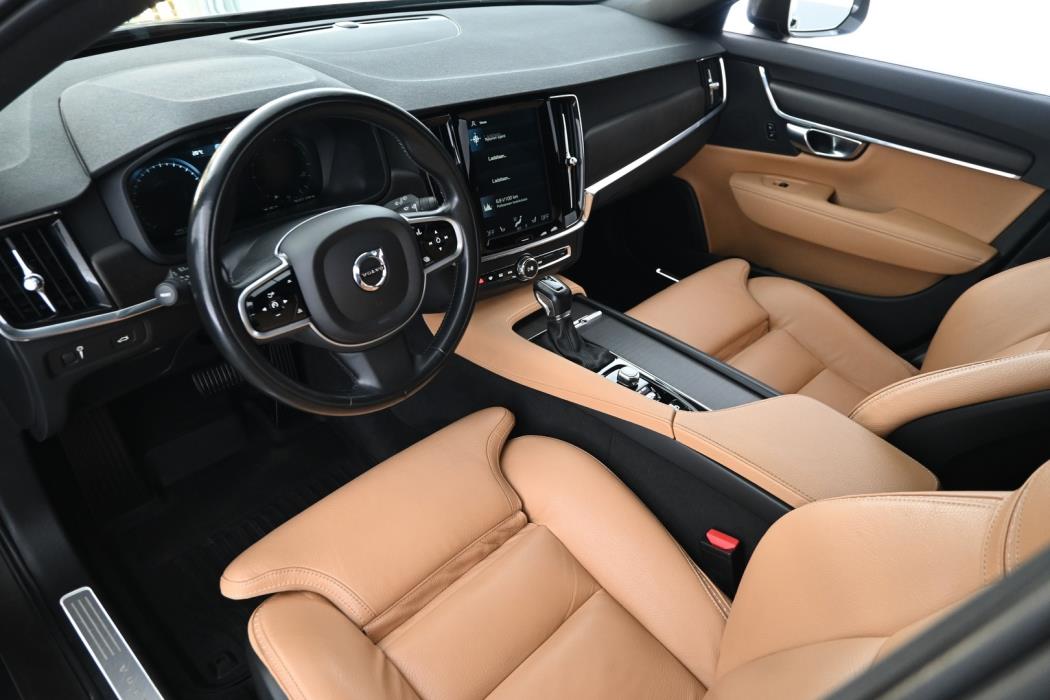 VOLVO V90 Cross Country 2018