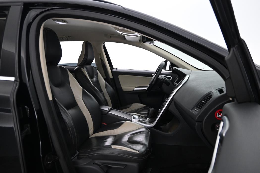 VOLVO XC60 2012