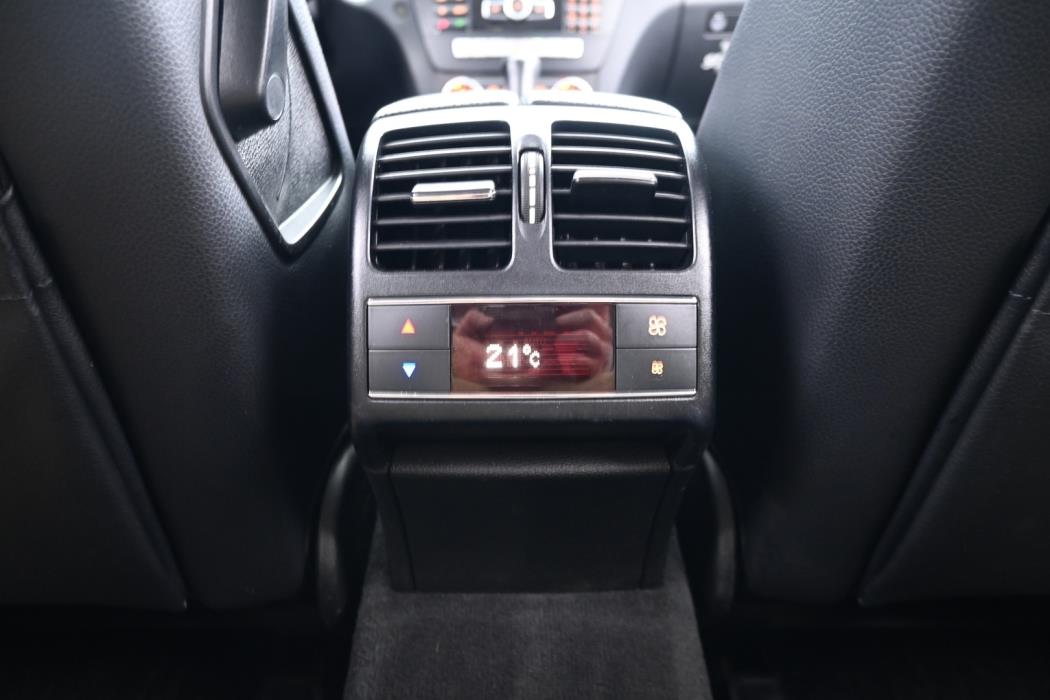 MERCEDES-BENZ C 2012
