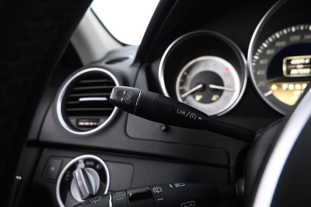 MERCEDES-BENZ C 2012