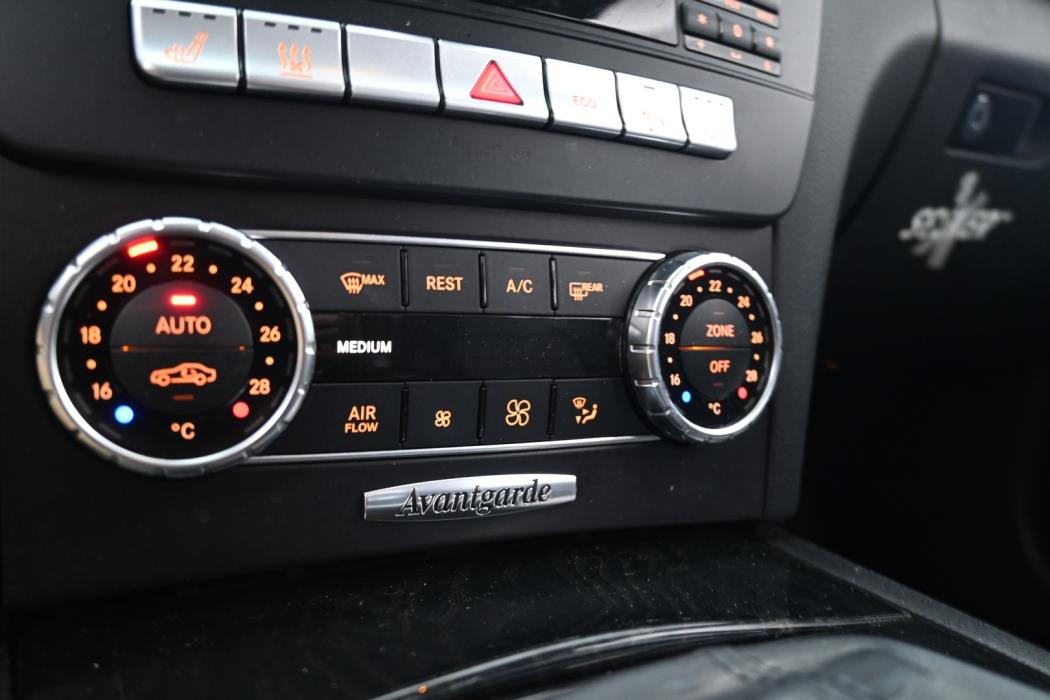 MERCEDES-BENZ C 2012