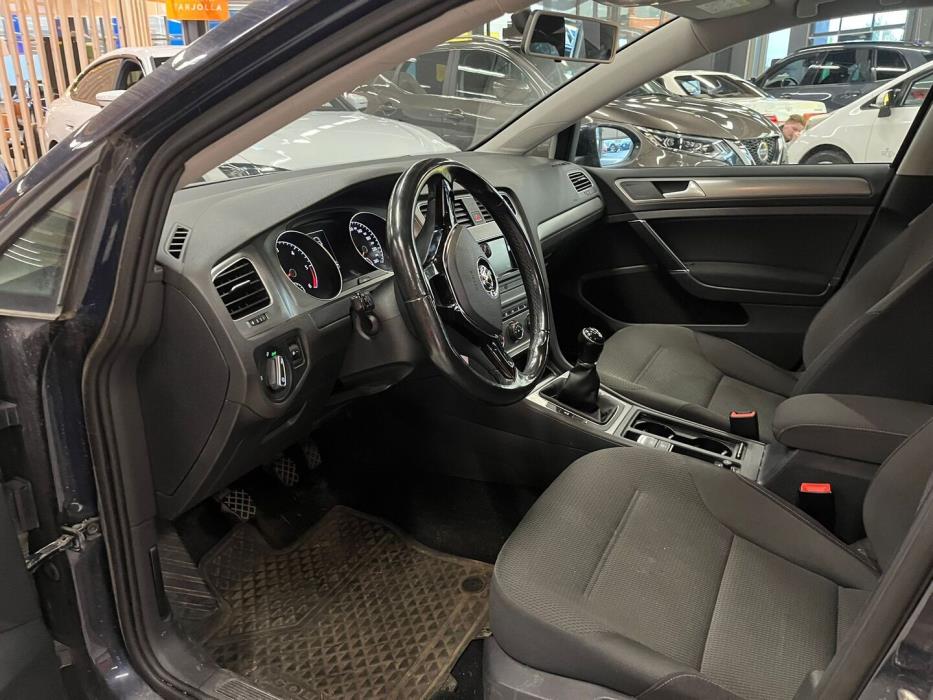 VOLKSWAGEN Golf 2015