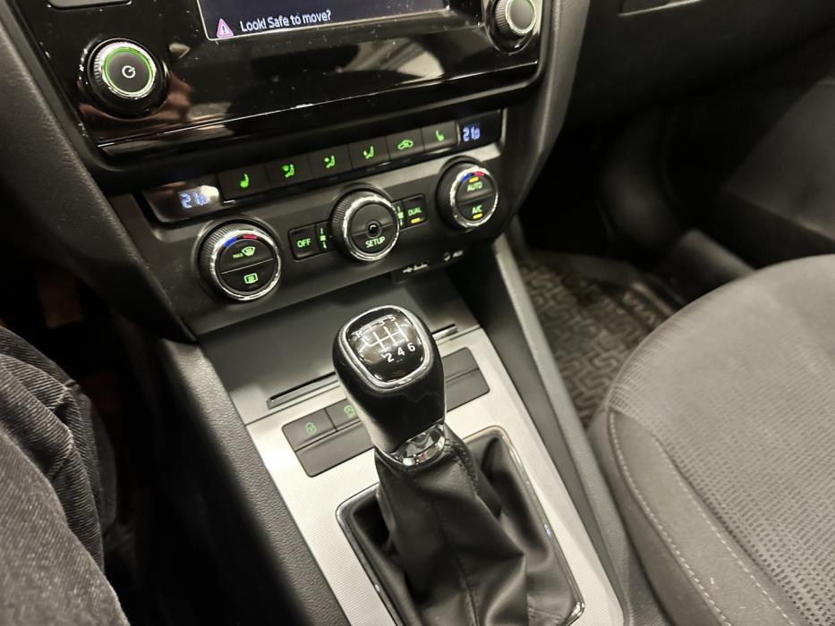 SKODA Octavia 2015