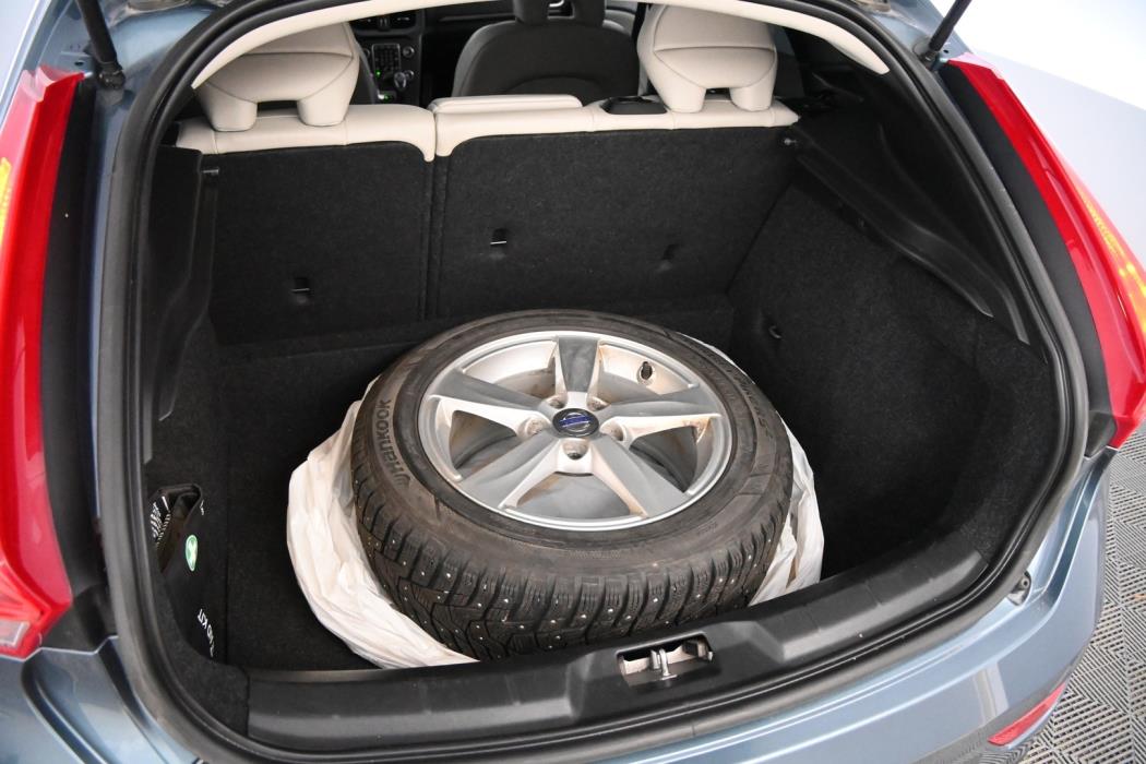 VOLVO V40 2014