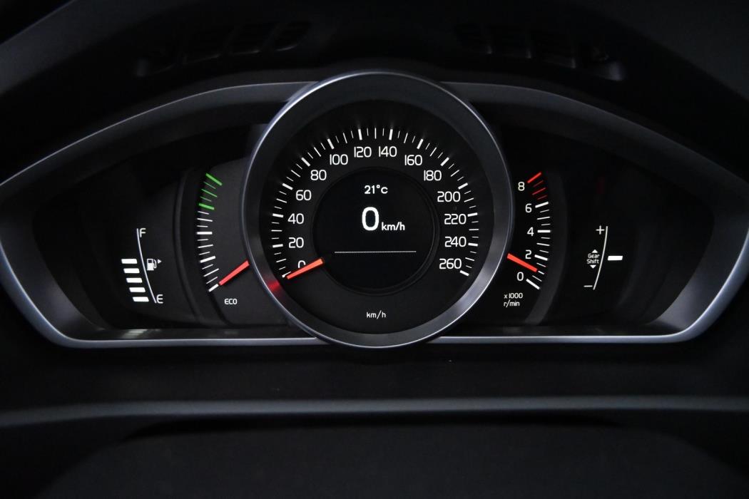 VOLVO V40 2014