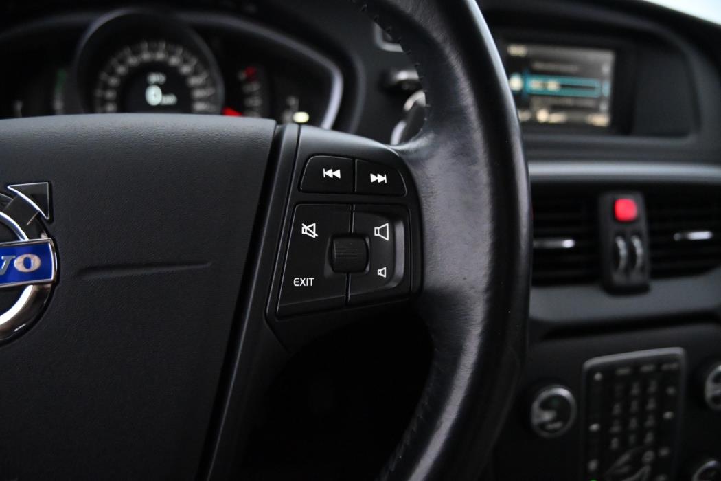 VOLVO V40 2014