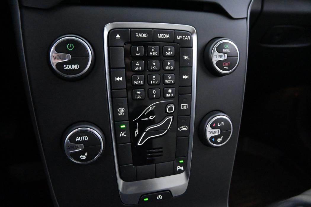 VOLVO V40 2014
