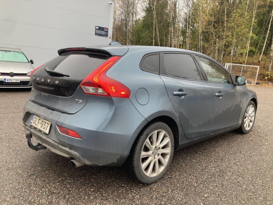 VOLVO V40 2014