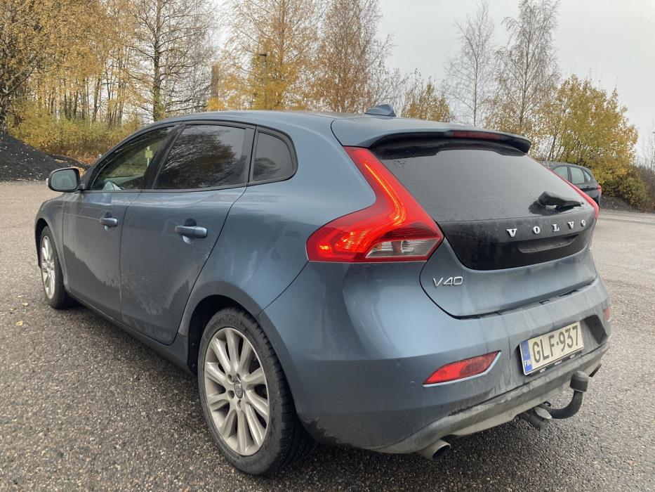 VOLVO V40 2014