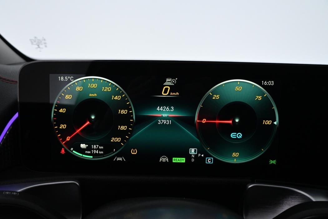 MERCEDES-BENZ EQB 2022