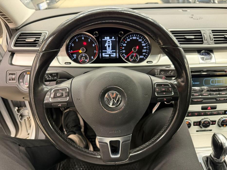 VOLKSWAGEN Passat 2013