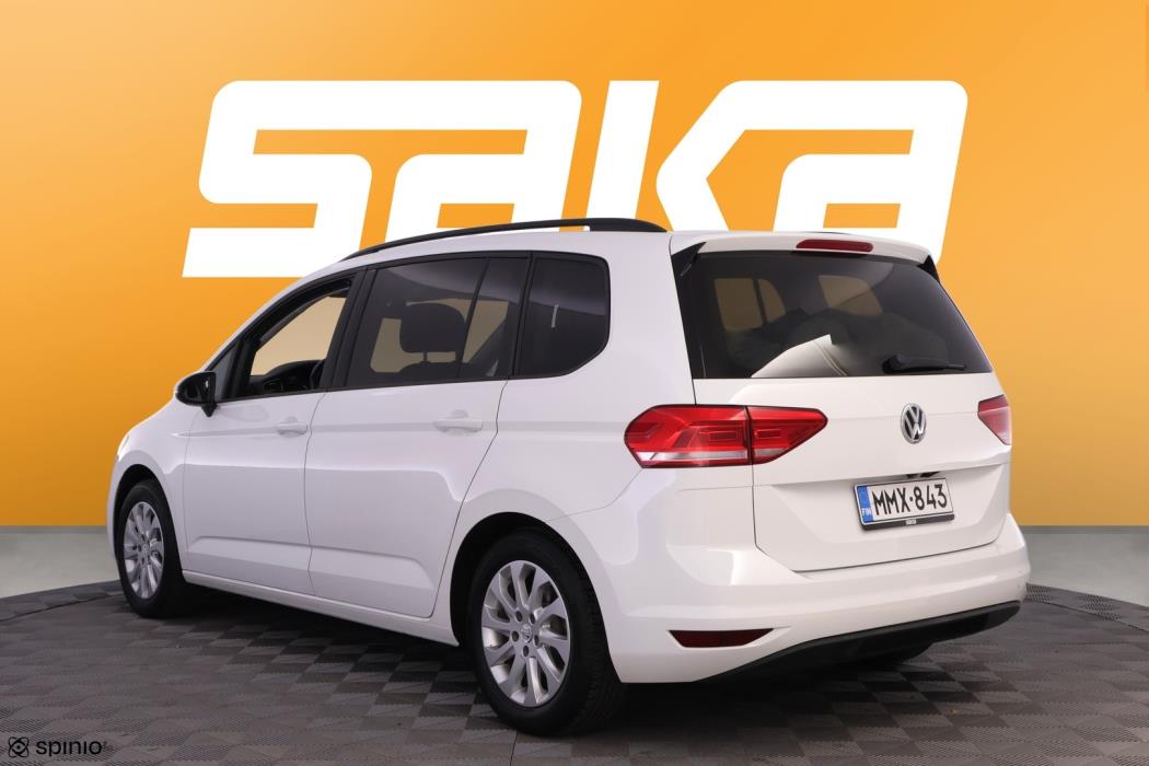VOLKSWAGEN Touran 2016