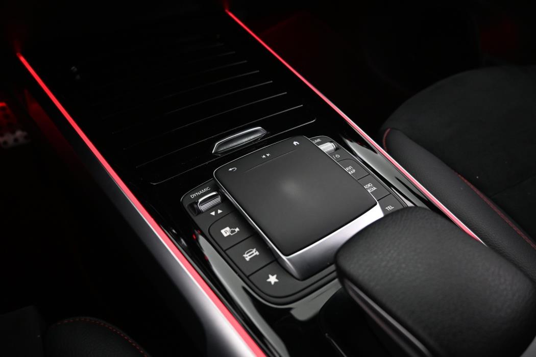 MERCEDES-BENZ EQB 2022