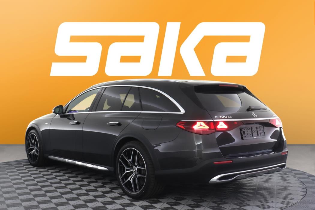 MERCEDES-BENZ E 2025