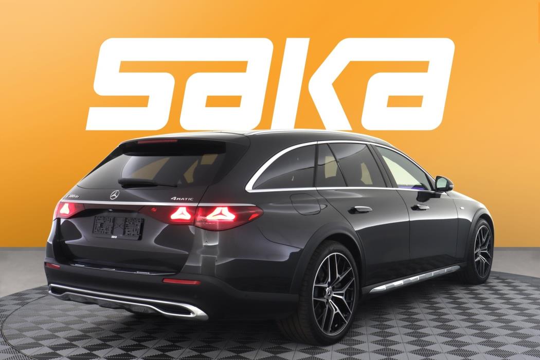 MERCEDES-BENZ E 2025