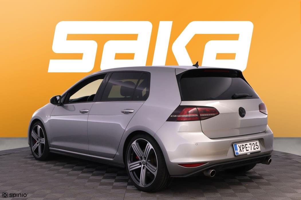 VOLKSWAGEN Golf 2014
