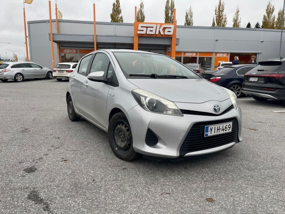TOYOTA Yaris 2013