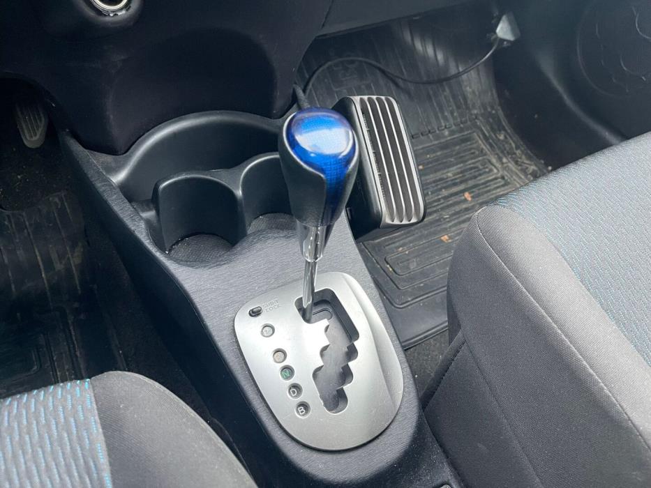 TOYOTA Yaris 2013