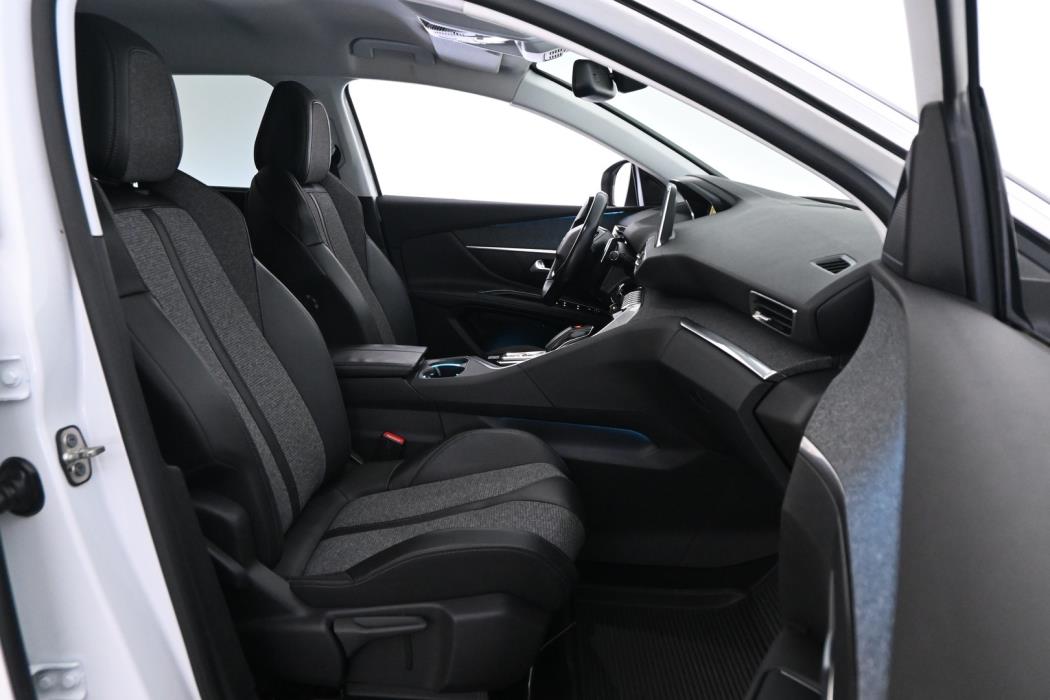PEUGEOT 5008 2018