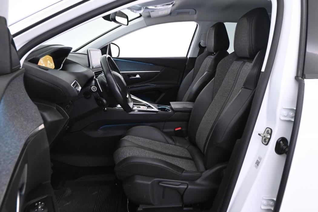 PEUGEOT 5008 2018