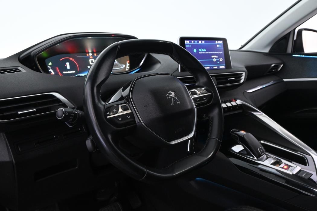 PEUGEOT 5008 2018