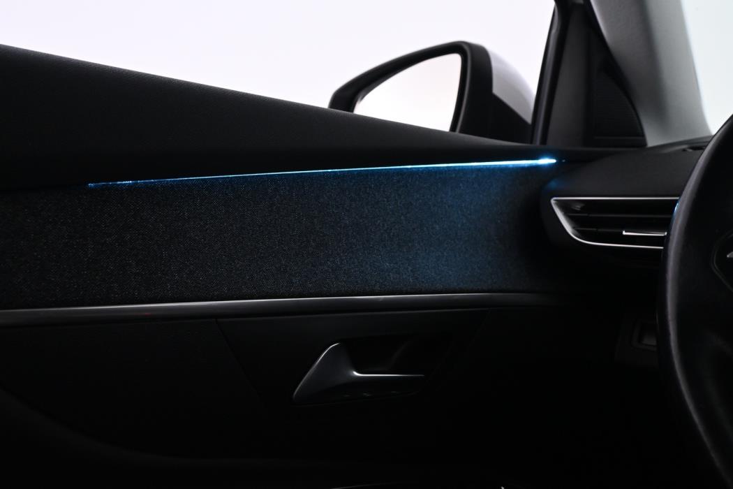 PEUGEOT 5008 2018