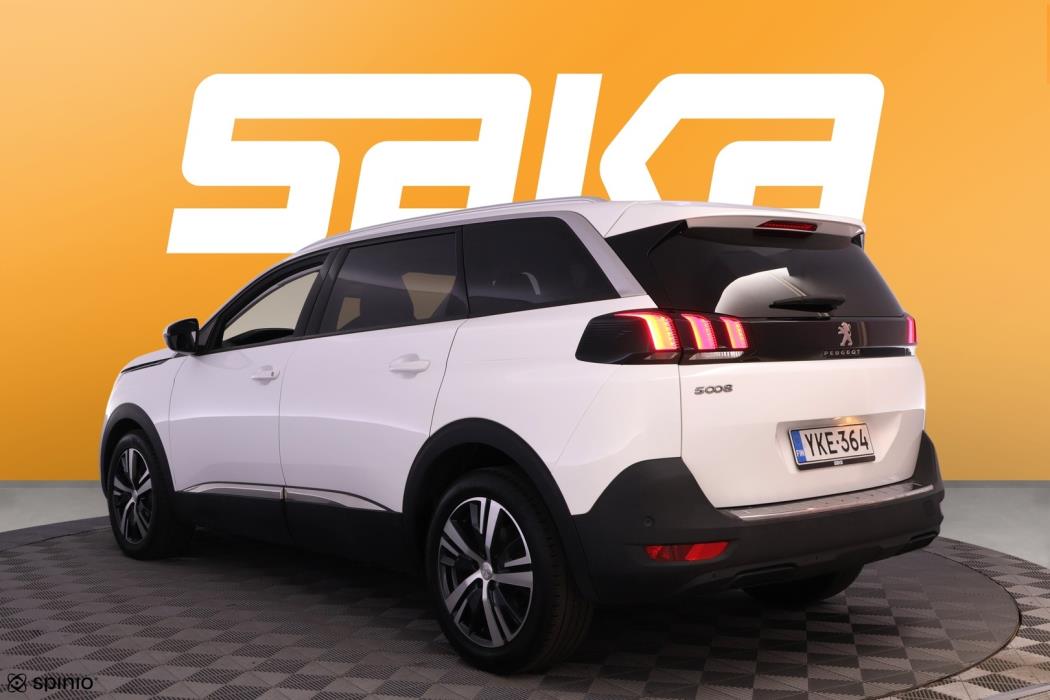 PEUGEOT 5008 2018