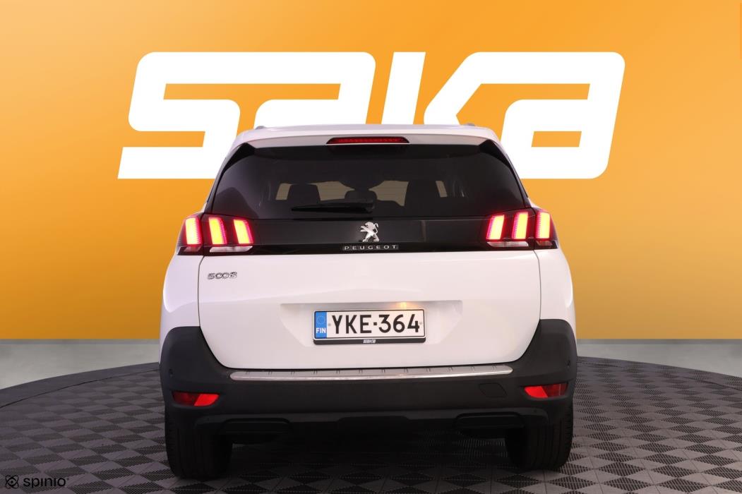 PEUGEOT 5008 2018