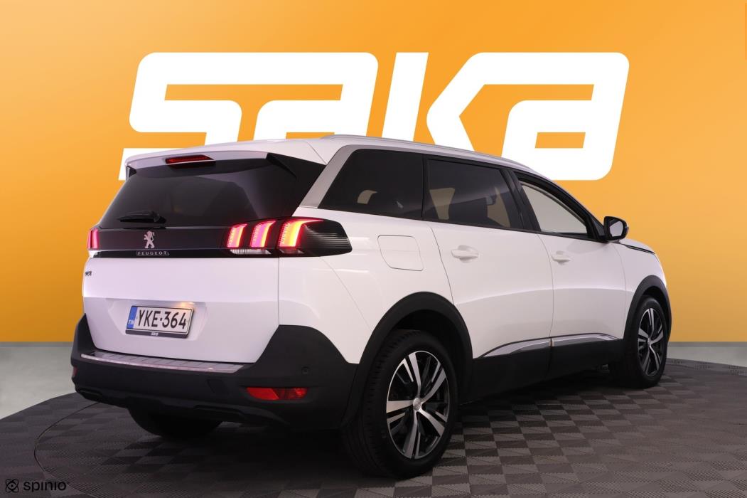 PEUGEOT 5008 2018