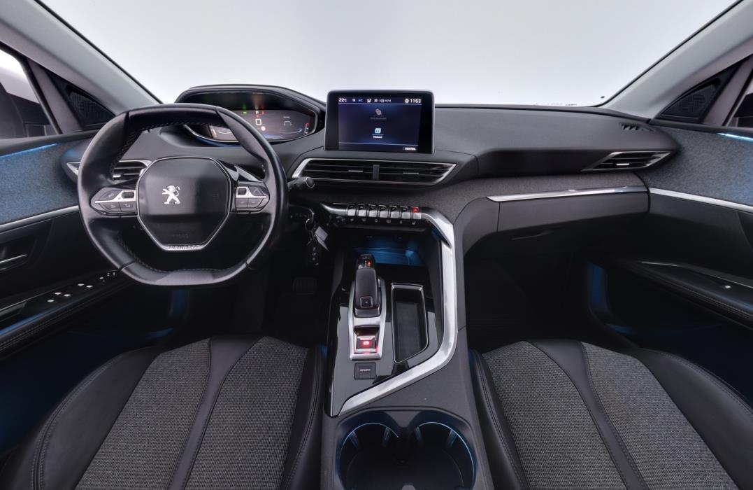 PEUGEOT 5008 2018