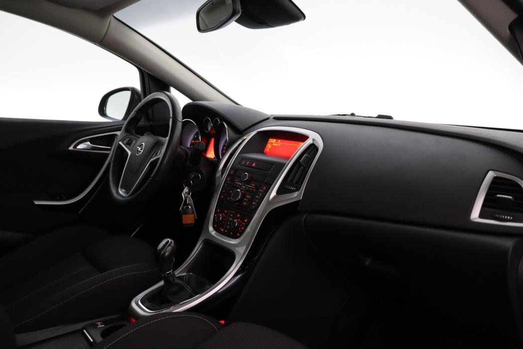 OPEL Astra 2012