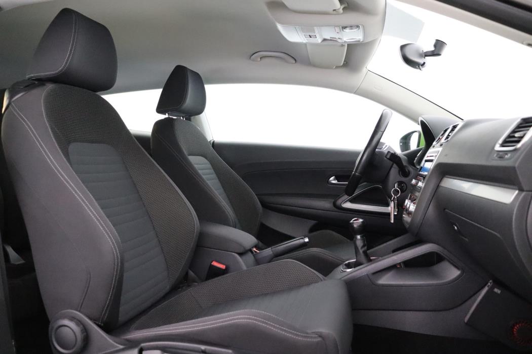 VOLKSWAGEN Scirocco 2011