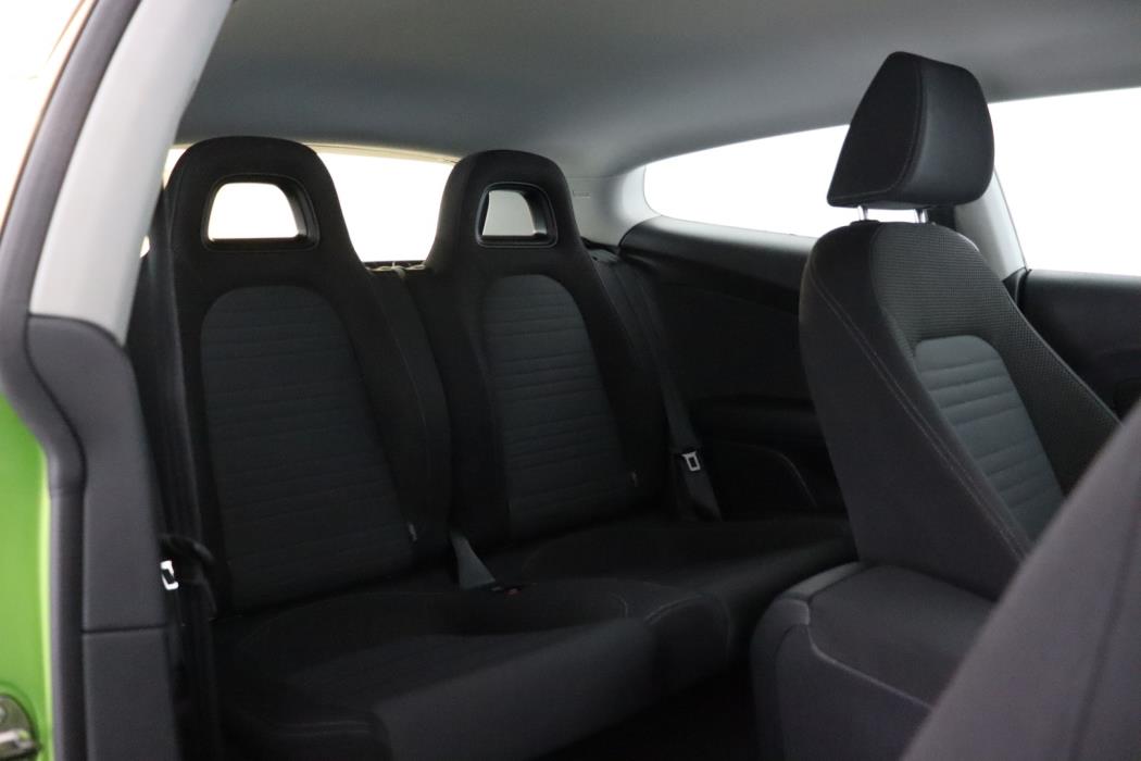VOLKSWAGEN Scirocco 2011