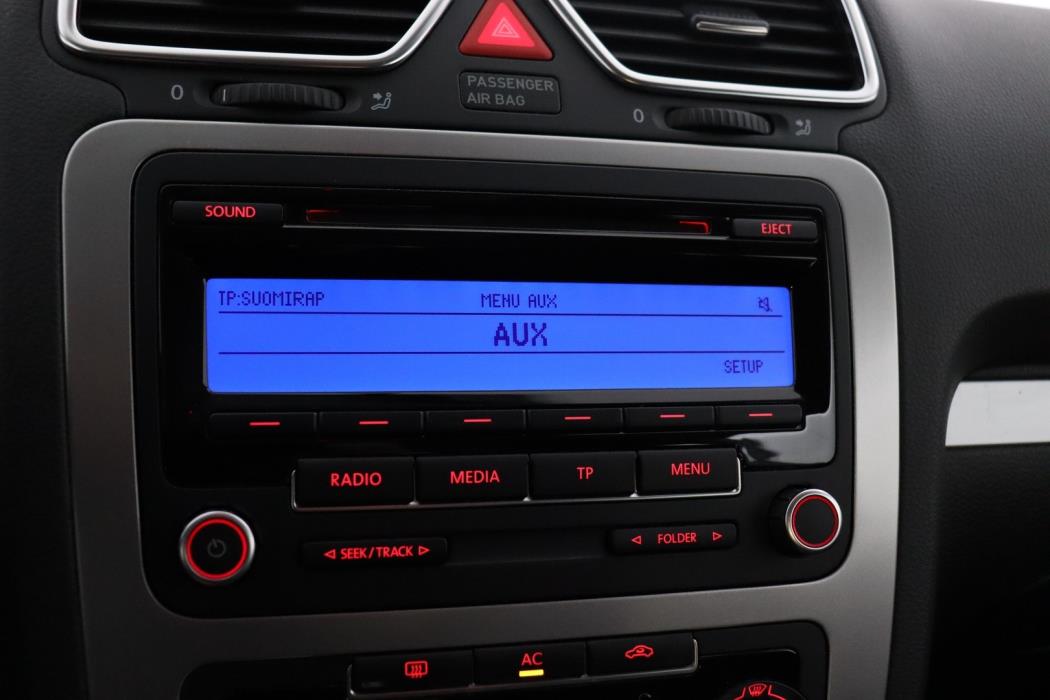 VOLKSWAGEN Scirocco 2011