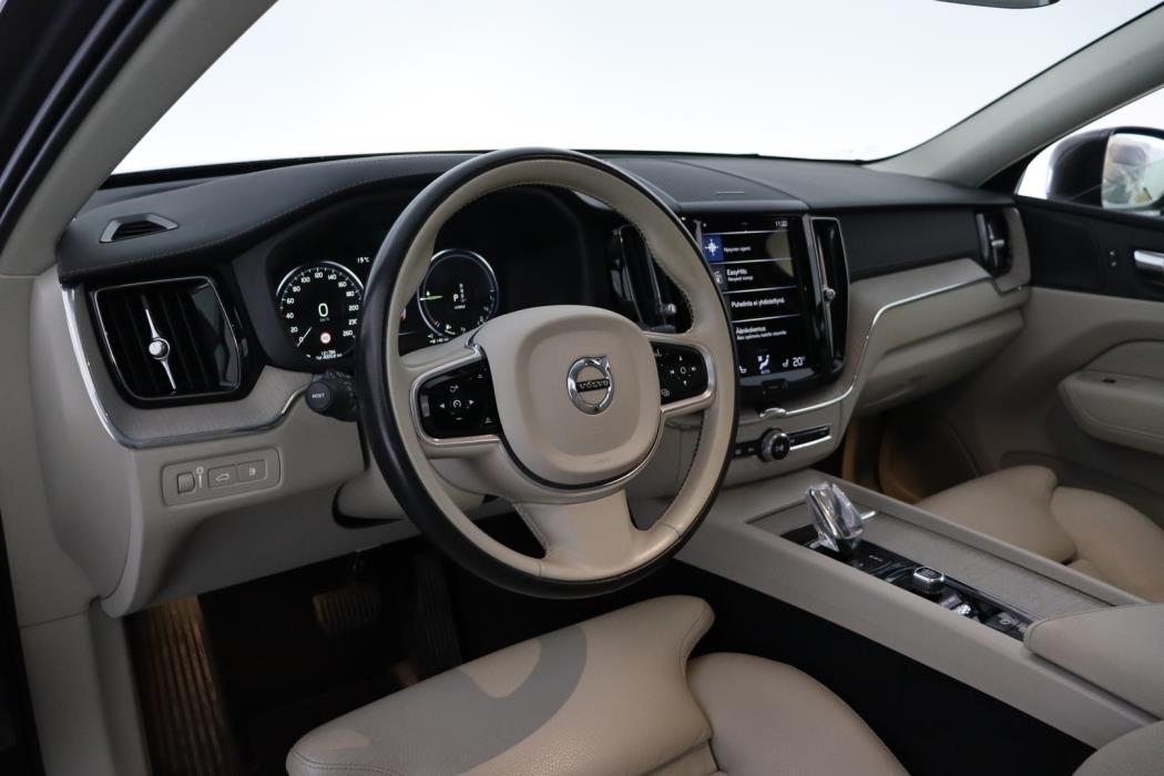 VOLVO XC60 2021